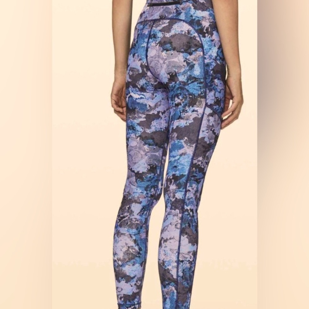 Lululemon Speed Up Tight Full-On Luxtreme color - Screen Camo Multi 10 EUC